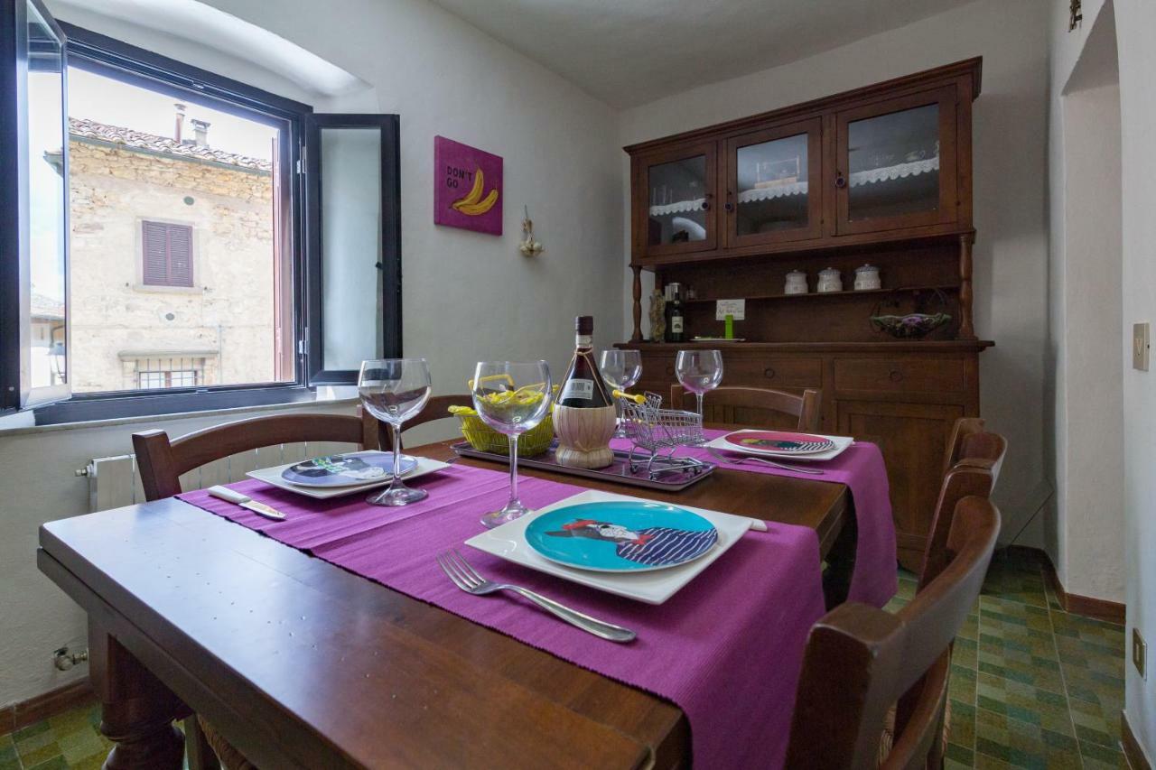 Apartamento Art Rebus Tower In Tuscany Radda in Chianti Exterior foto
